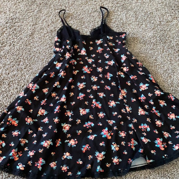 Forever 21 fit and flare summer dress - Picture 4 of 5